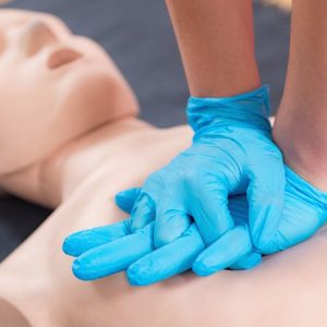 INGLÉS PARA ATENCIÓN AL USUARIO Y PRIMEROS AUXILIOS