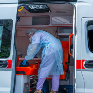 LIMPIEZA Y PUESTA A PUNTO DEL VEHÍCULO SANITARIO